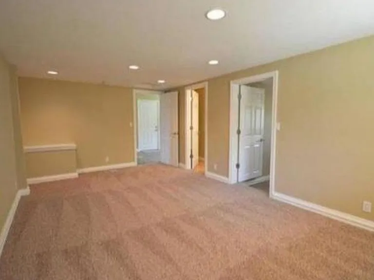 601 E Coeur D Alene Ave — Photo 15