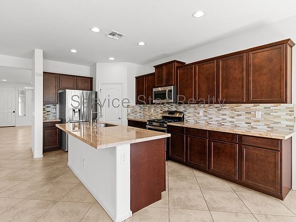 5th image of 31222 N 26th Gln
