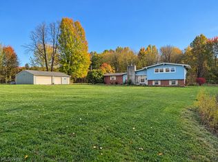 15243 Stoltz Rd, Diamond, OH 44412