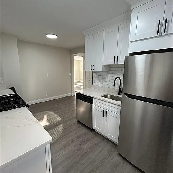 215 Ferry St #1 — Photo 3