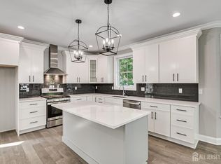 230 Woodbridge Ave, Metuchen, NJ 08840