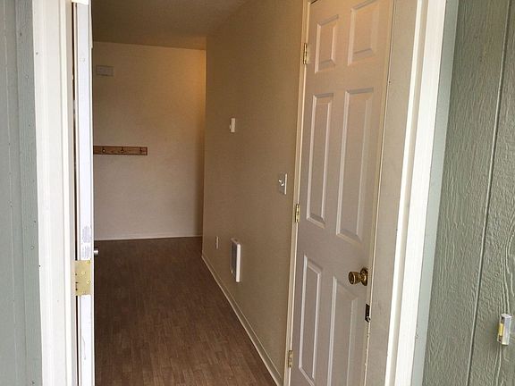 2nd image of 620 NE Larch Ave #620