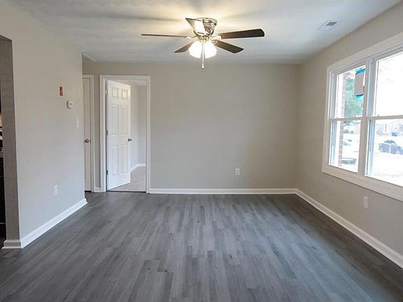 5th image of 513 Spectator St