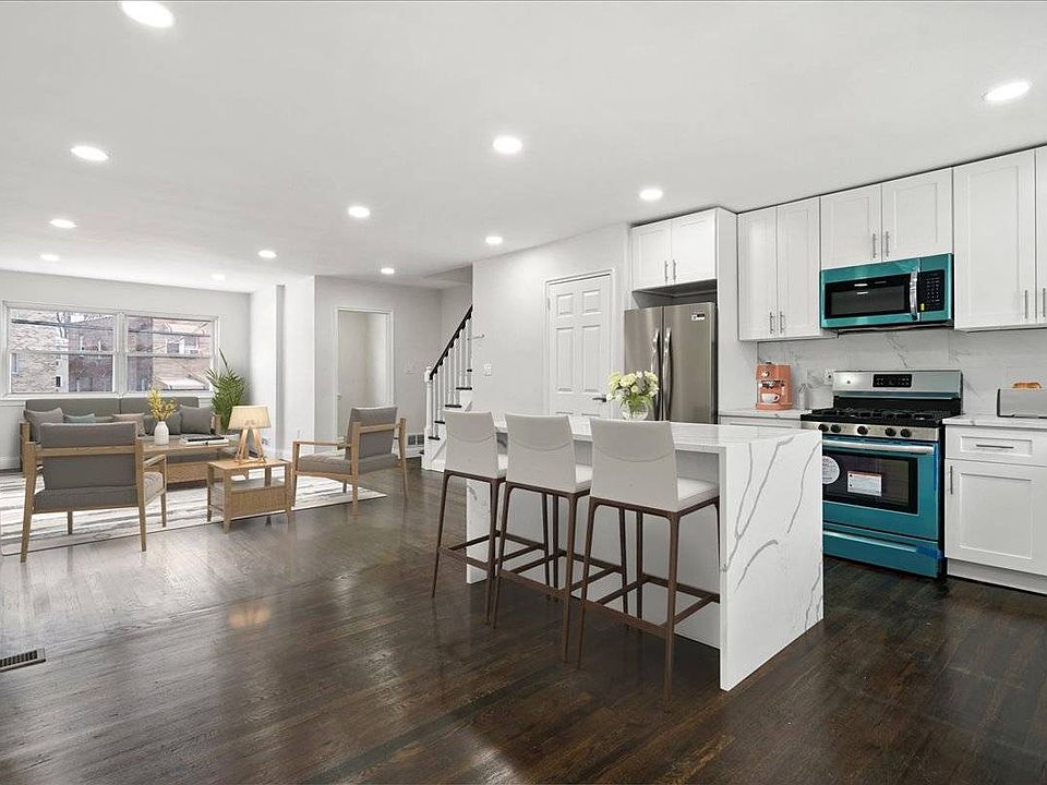 1st image of 1120 E 221st St #B