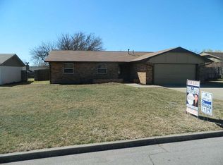 7916 NW Concho Ave, Lawton, OK 73505