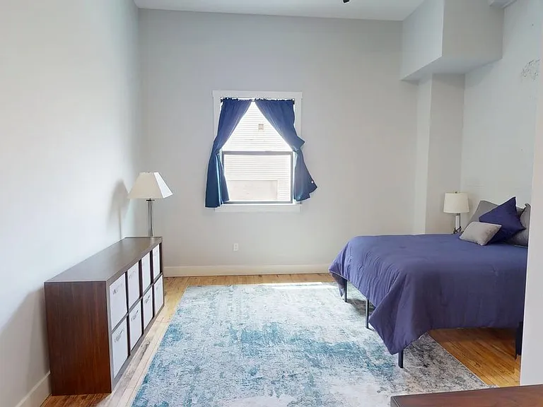 2845 Marine Dr #11 — Photo 3