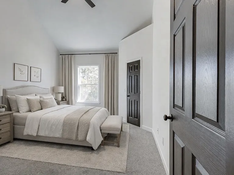 1002 McKenna Dr — Photo 7