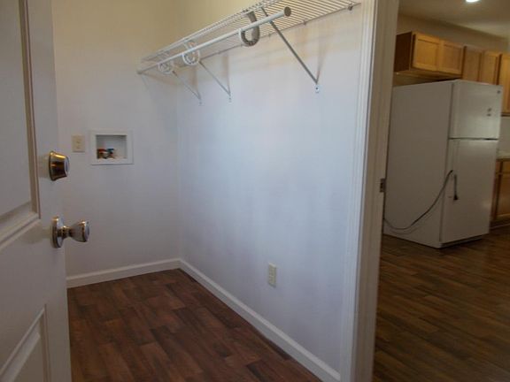 4th image of 2713 Chambers St