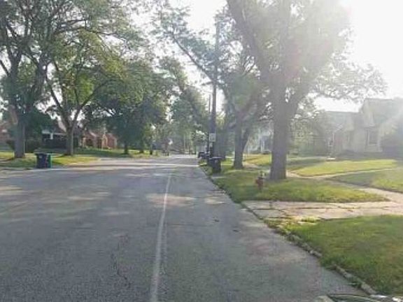 Exterior Neighborhood (street photo)