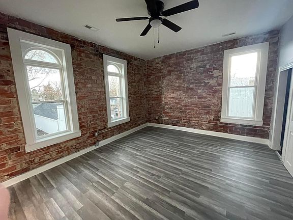4th image of 20 E Depot St
