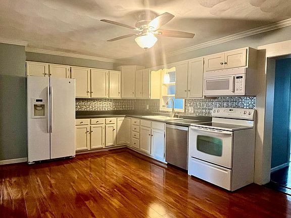 2nd image of 3812 Fleming Ave NE