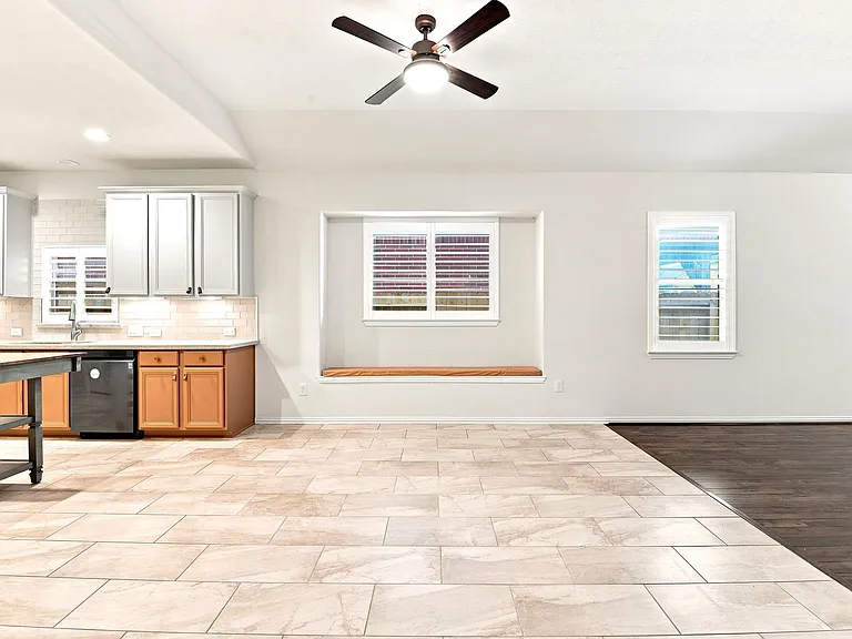 24418 Lakecrest Bend Dr — Photo 21