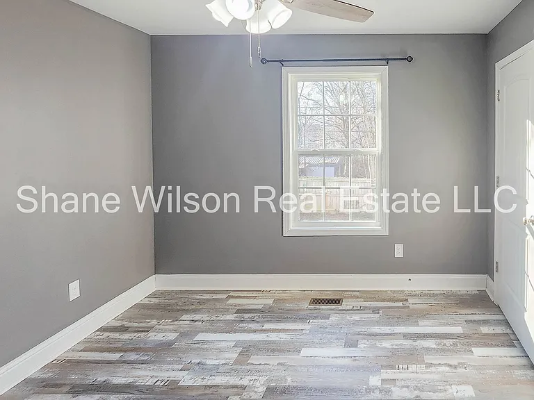 1412 Stevenson Dr — Photo 12