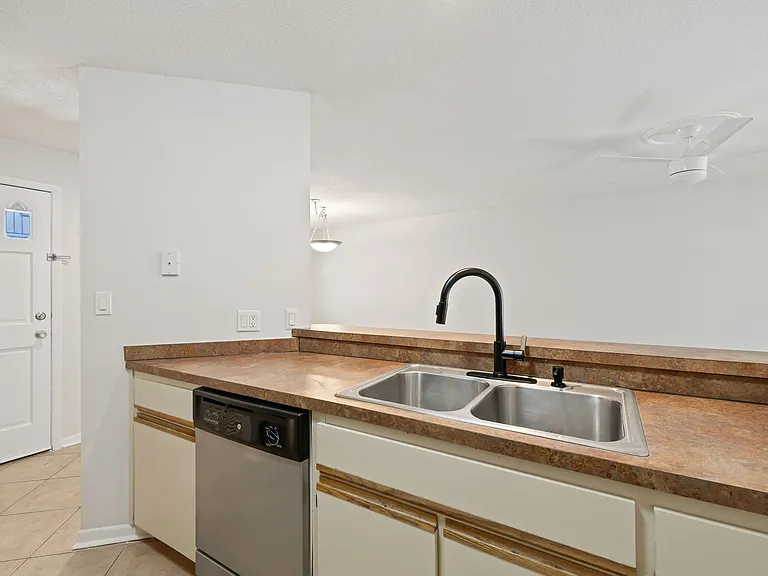 208 S Habana Ave #208B — Photo 10