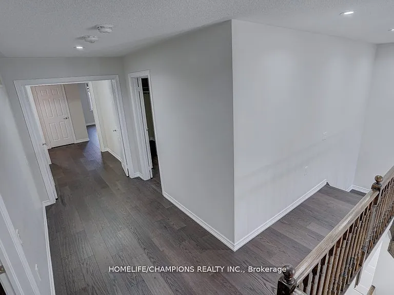 102 Benadir Ave — Photo 30