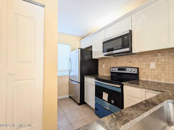 7701 W Baymeadows Cir, Jacksonville, FL 32256