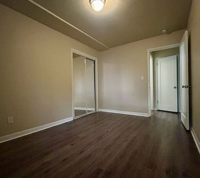 1st image of 733 Summit Ave E #109