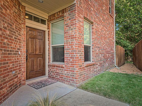 3rd image of 1807 Villa Dr