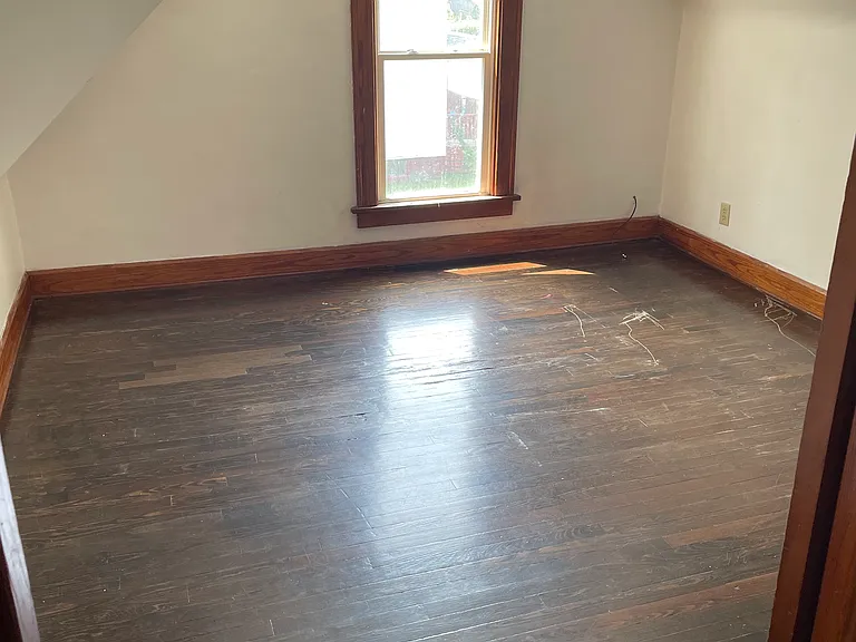 Bedroom 1 
13'x14'