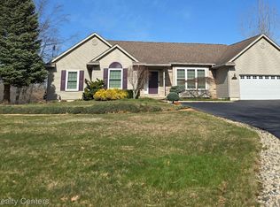 1664 S Creek Dr, Milford, MI
