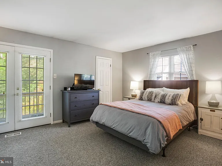 37 Rampart Dr — Photo 14