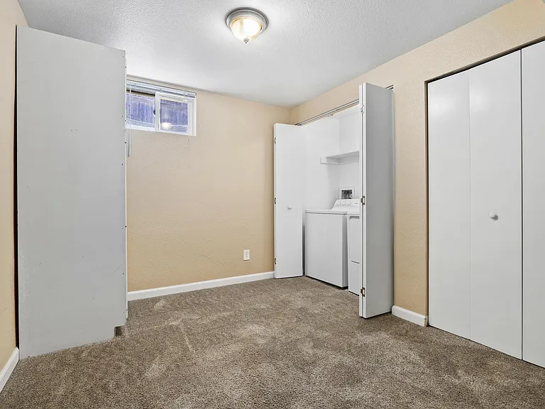 900 E Evans Ave — Photo 6