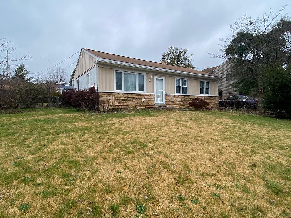 2nd image of 1430 Meadowbrook Rd