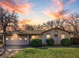 2704 Scenic Hills Dr, Bedford, TX 76021