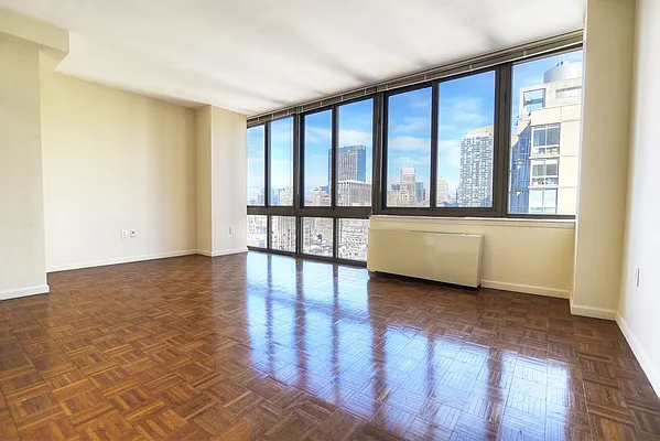 Rented by Chelsea Tower | media 1