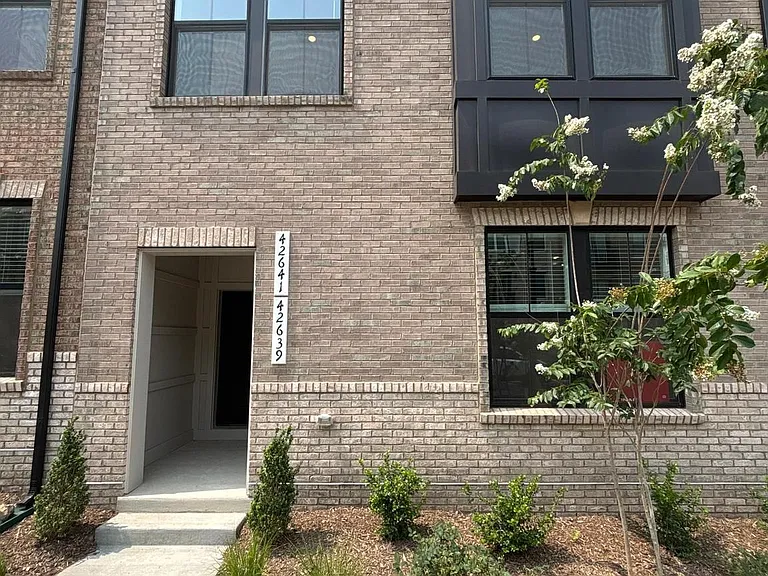 42639 Darala Dr — Photo 2