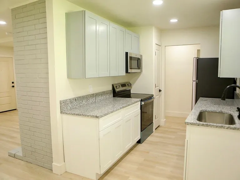 5831 Chinaberry Dr — Photo 4