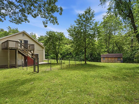 4th image of 9050 Almena Dr