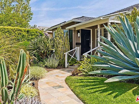 3rd image of 3036 S Beverly Dr