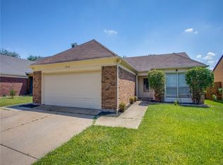 3712 Huckleberry Dr, Fort Worth, TX 76137