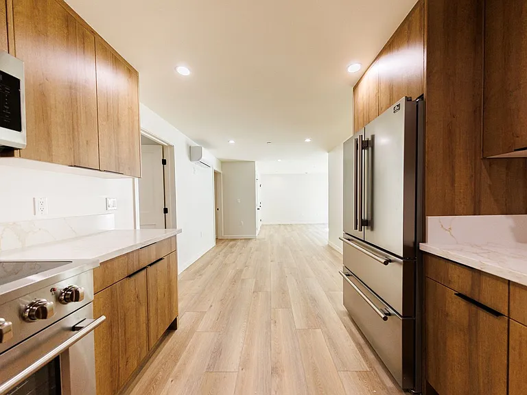 5933 Comey — Photo 41