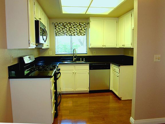 5th image of 1227 Ramona Dr