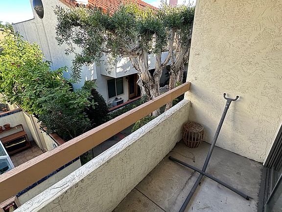 5th image of 1221 Essex St Unit 8