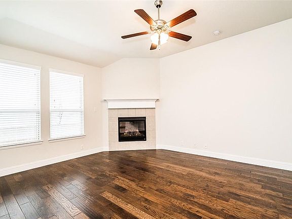 2nd image of 3816 Walden Dr