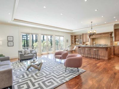 1080 Klamath Dr, Menlo Park, CA, 94025