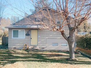 920 N Rose St, Phoenix, OR 97535