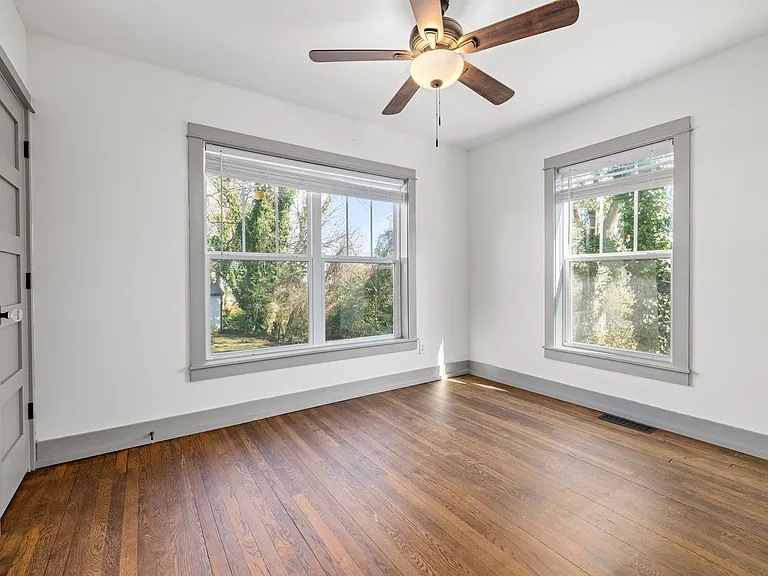 622 Dyer St — Photo 19