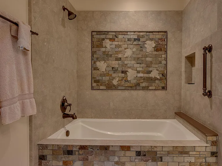 120 Country Club Dr #45 — Photo 13