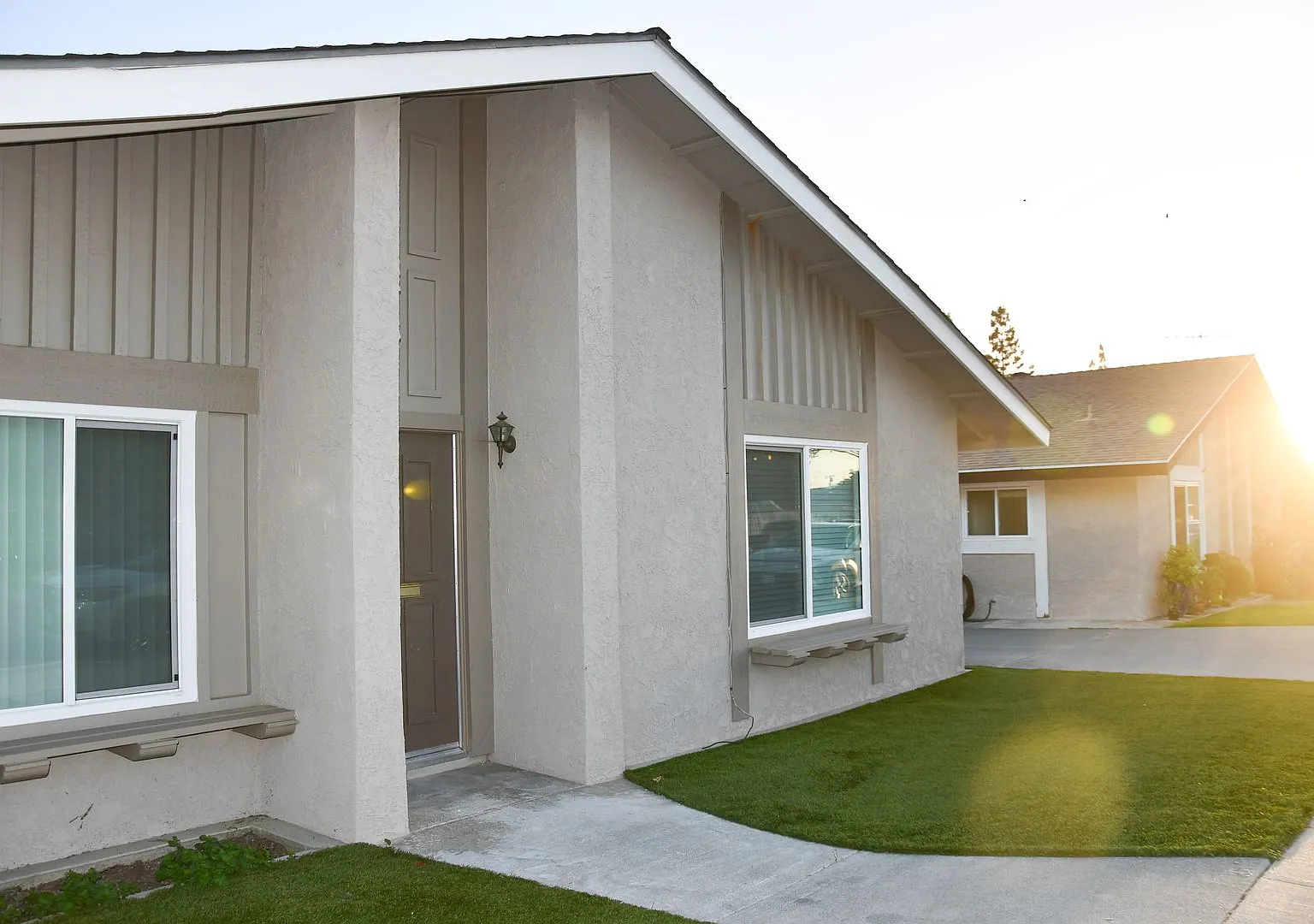 La Veta (802-806) East — Photo 3