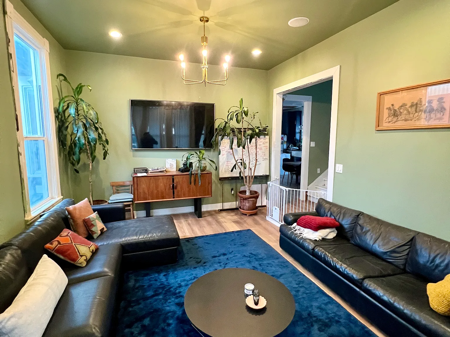 5 bed, 4386 sqft, $1,000 — Photo 4
