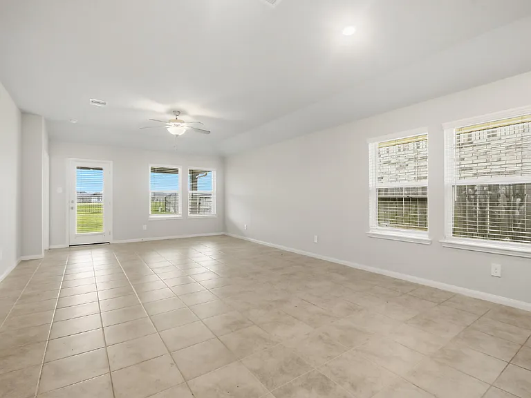 1207 Cascade Hills Dr — Photo 7