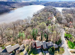 2548 Tree House Dr, Woodbridge, VA 22192