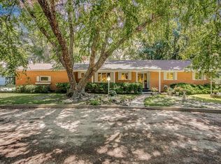 5602 Highland Dr, Hutchinson, KS 67502