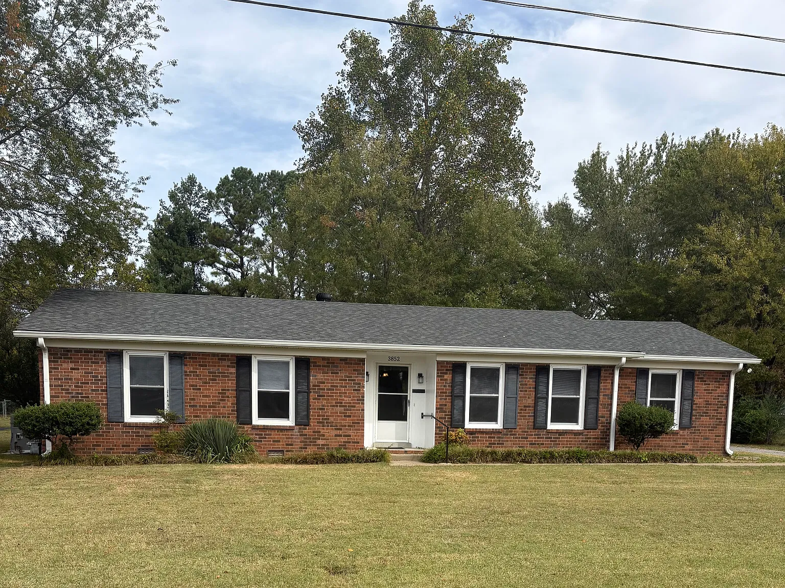 3 bed, 1290 sqft, $1,850 — Photo 1
