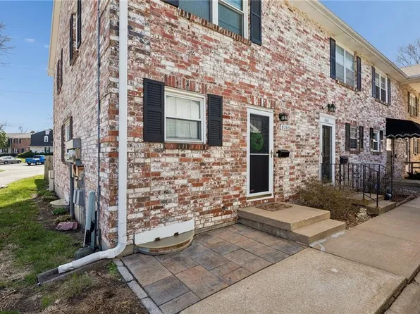 8363 Woodward St, Overland Park, KS 66212
