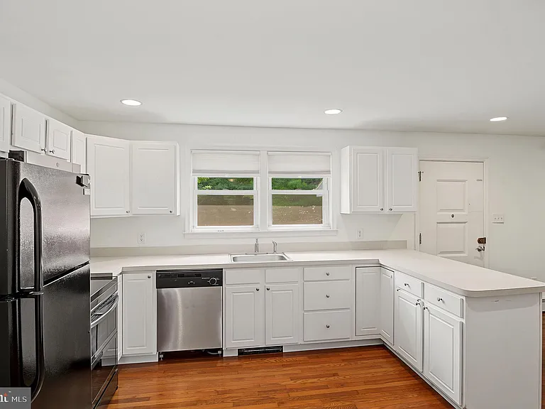 2315 English Creek Ave — Photo 6